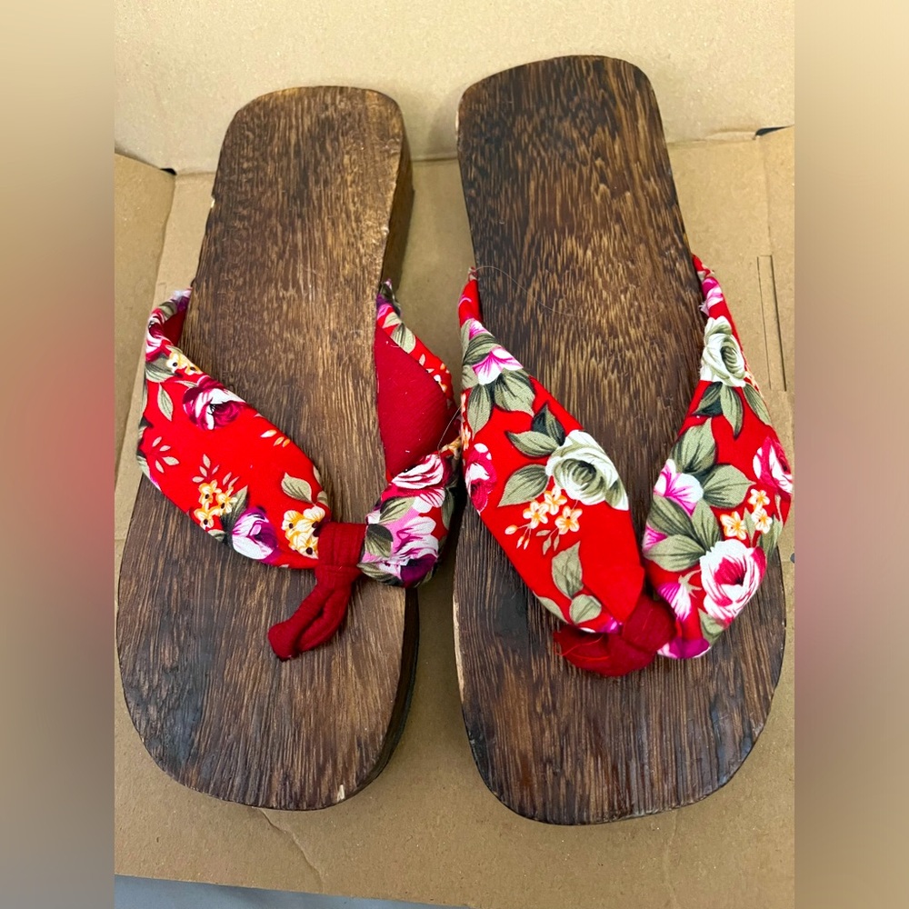 Wood and floral fabric sandles